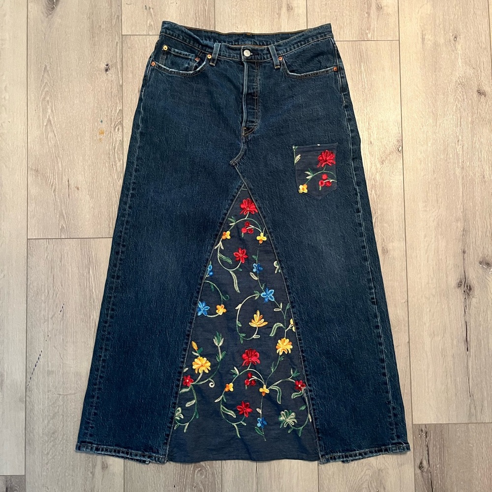 Floral Embroidered Denim Skirt